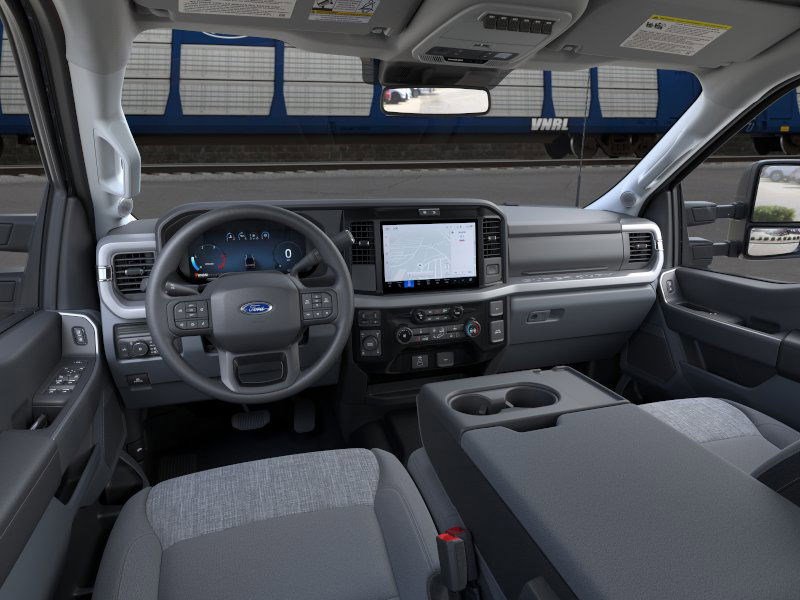 2026 Ford F-350 XLT photo 9