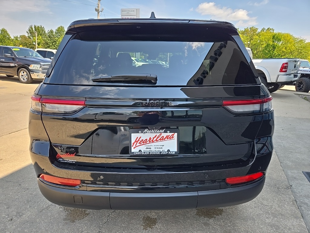 2025 Jeep Grand Cherokee Altitude X photo 9