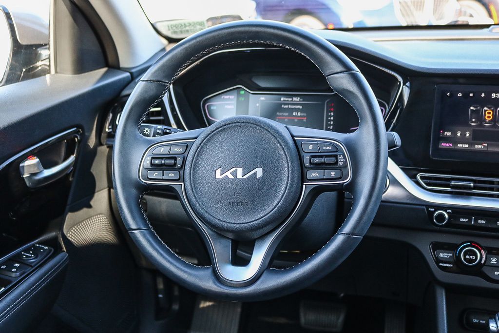2022 Kia Niro Touring Special Edition photo 16