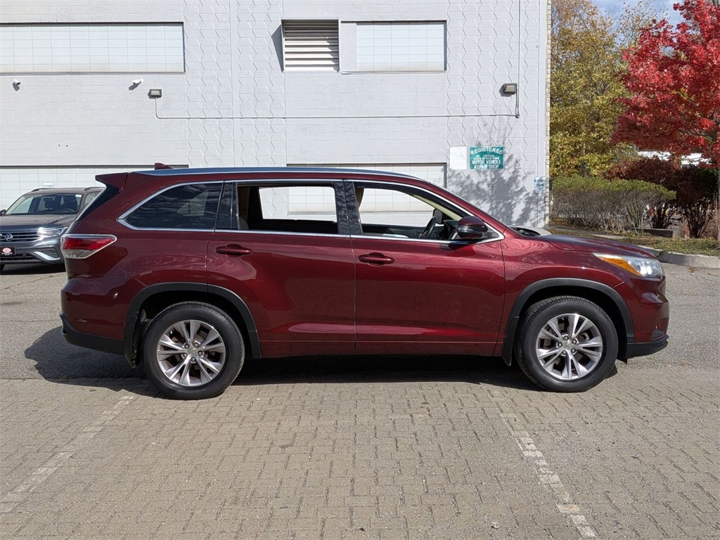 2015 Toyota Highlander XLE photo 2