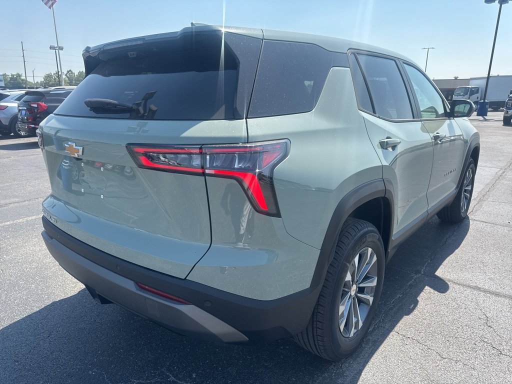 2026 Chevrolet Equinox LT photo 2