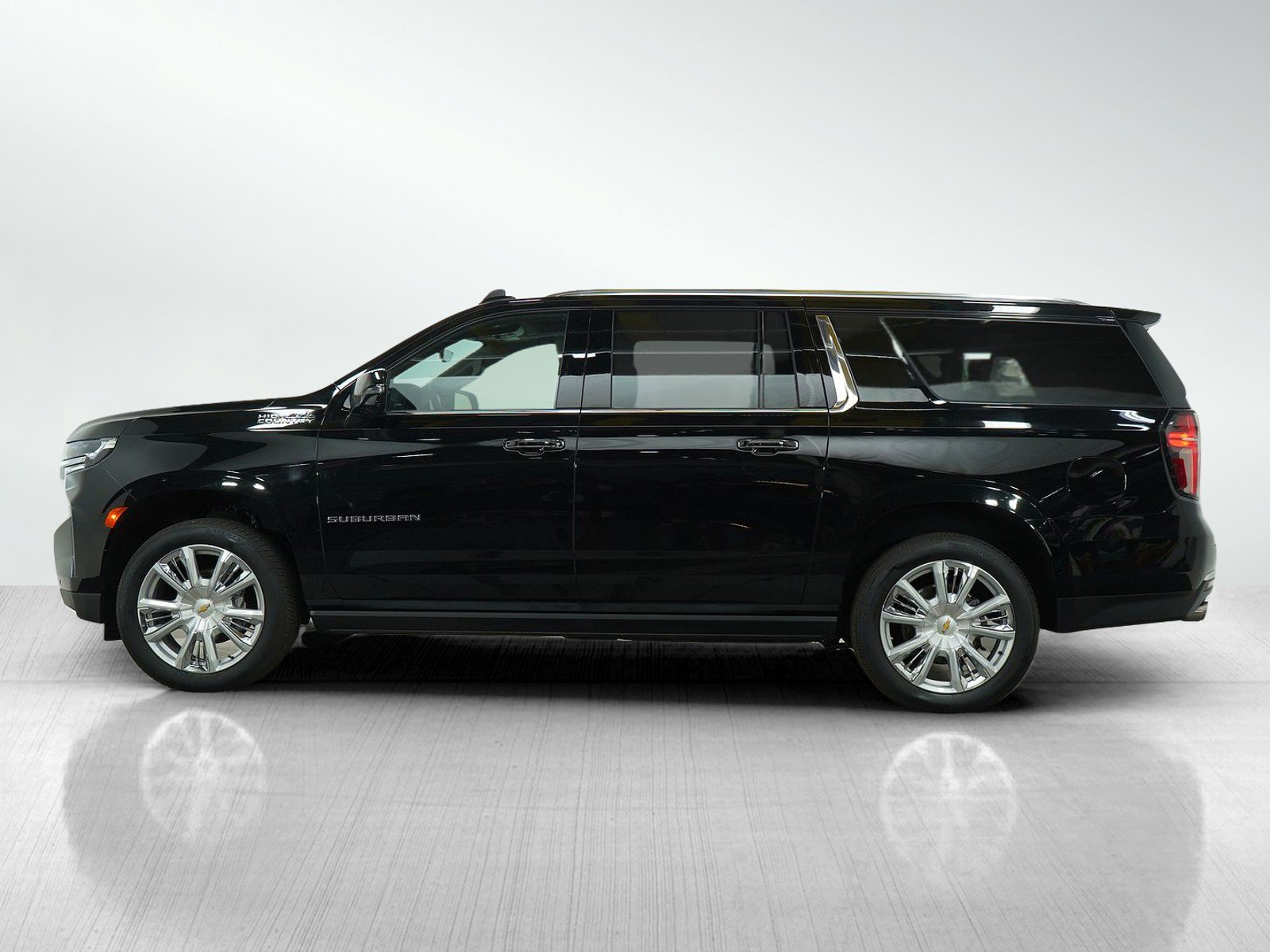 Used 2024 Chevrolet Suburban High Country with VIN 1GNSKGKL9RR160056 for sale in Bloomington, Minnesota