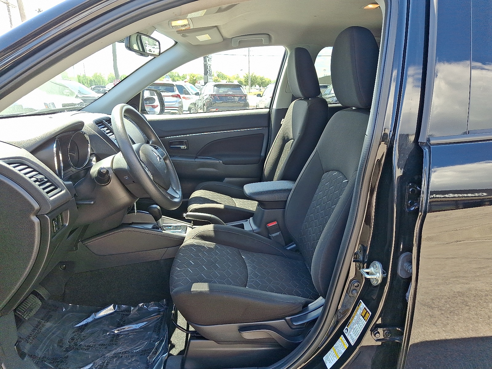 2023 Mitsubishi Outlander Sport ES photo 14