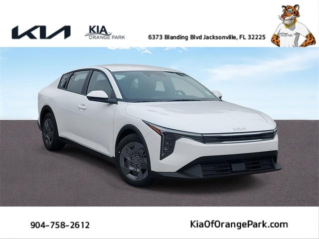 2025 Kia K4 LX photo 2