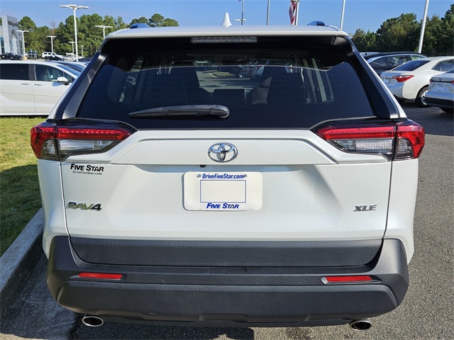 2023 Toyota RAV4 XLE Premium photo 12