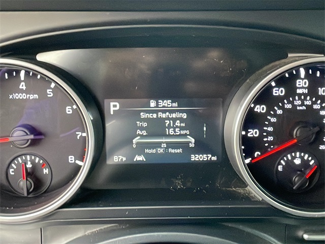 2024 Kia Carnival LX photo 26