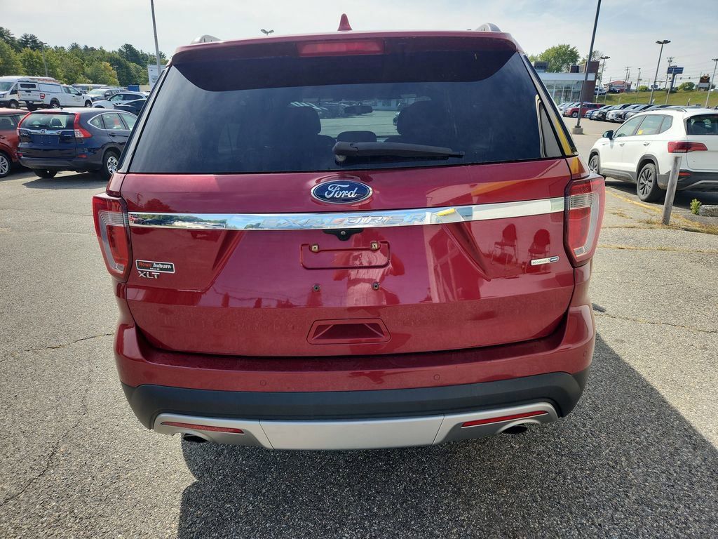 2017 Ford Explorer XLT photo 6