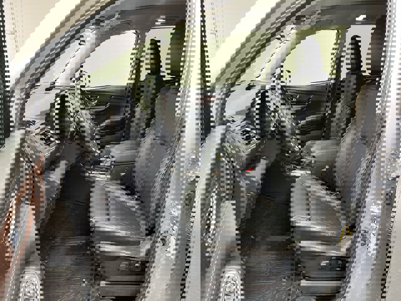 2023 Subaru Ascent Touring photo 3