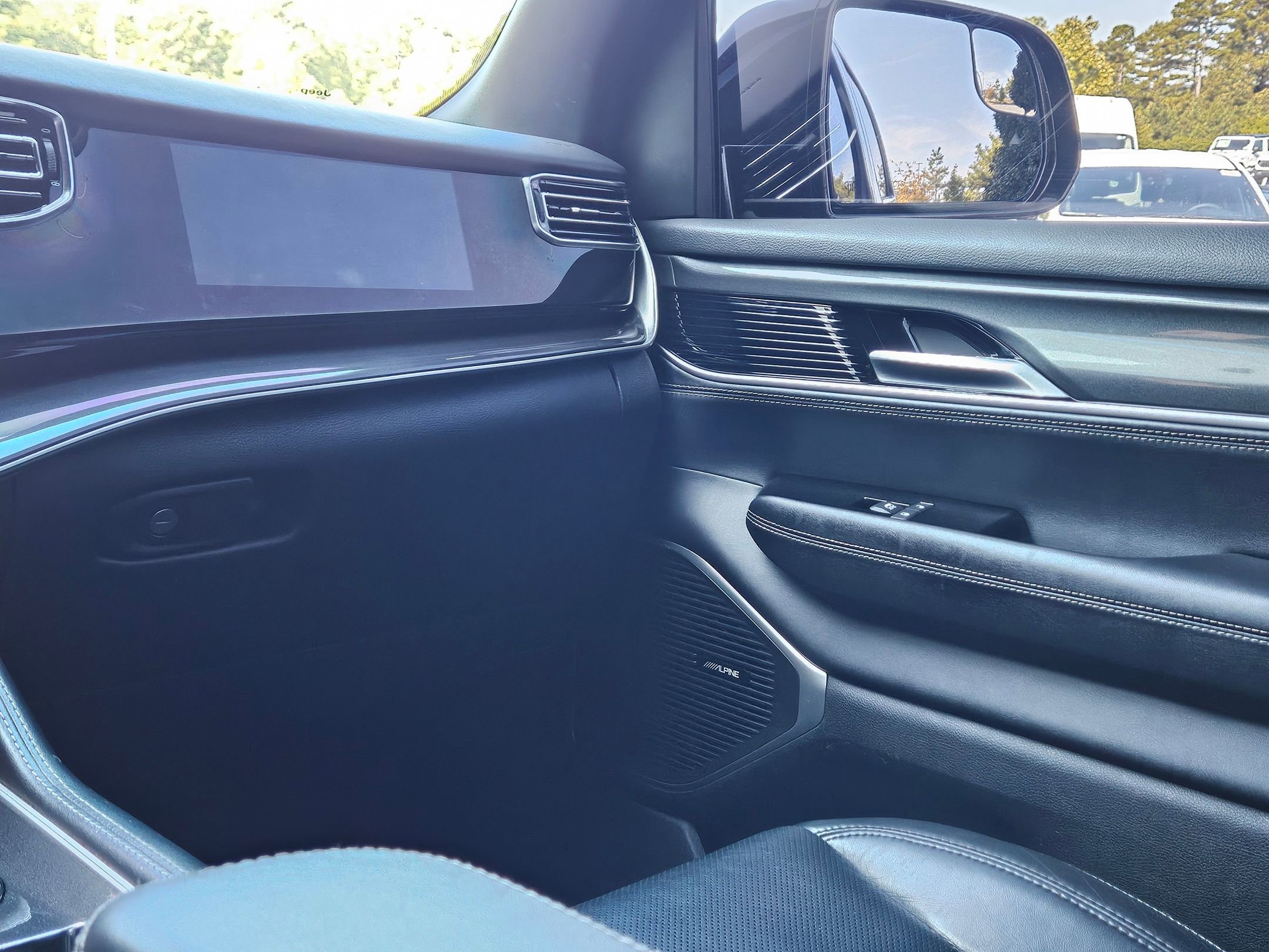 2023 Jeep Wagoneer Base photo 11