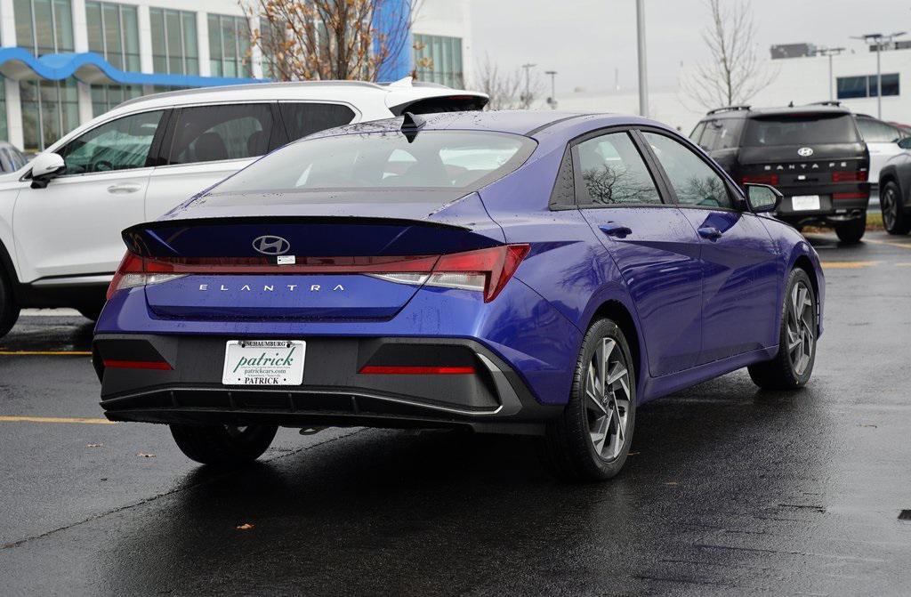 2025 Hyundai Elantra SEL Sport photo 4