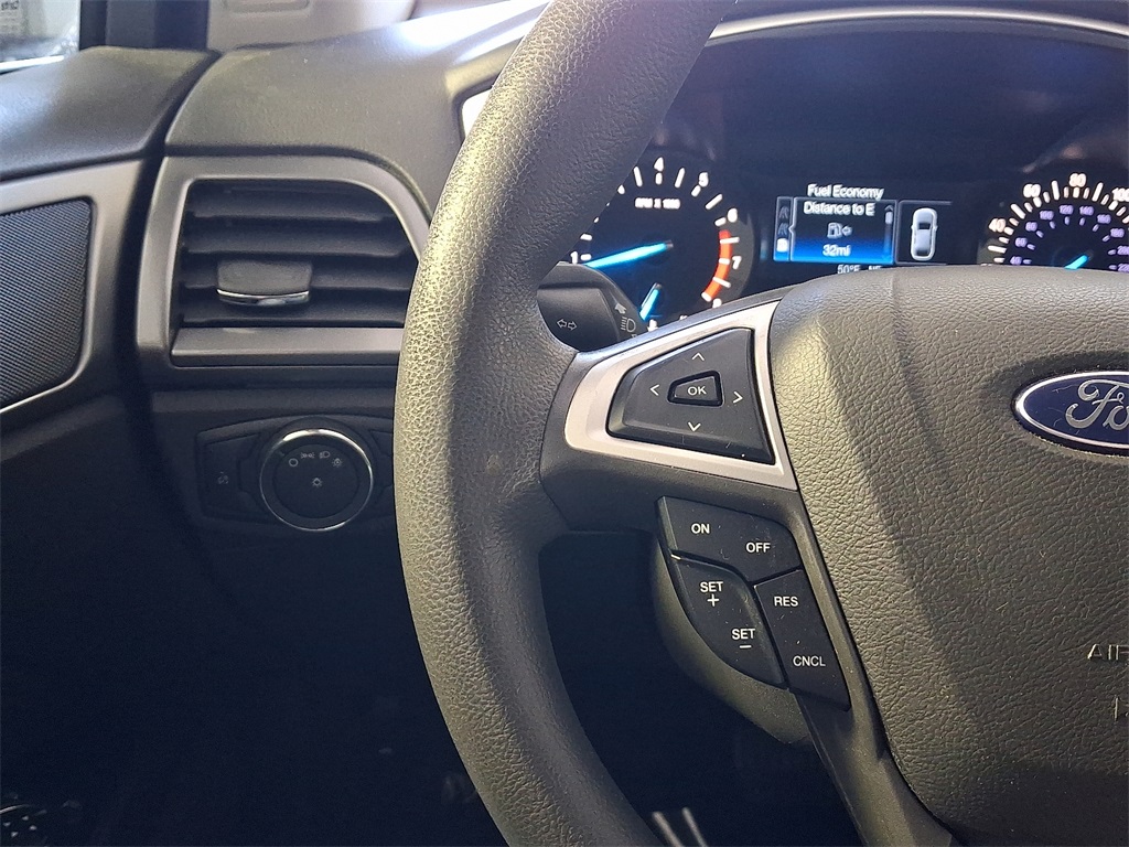 2015 Ford Fusion SE photo 20