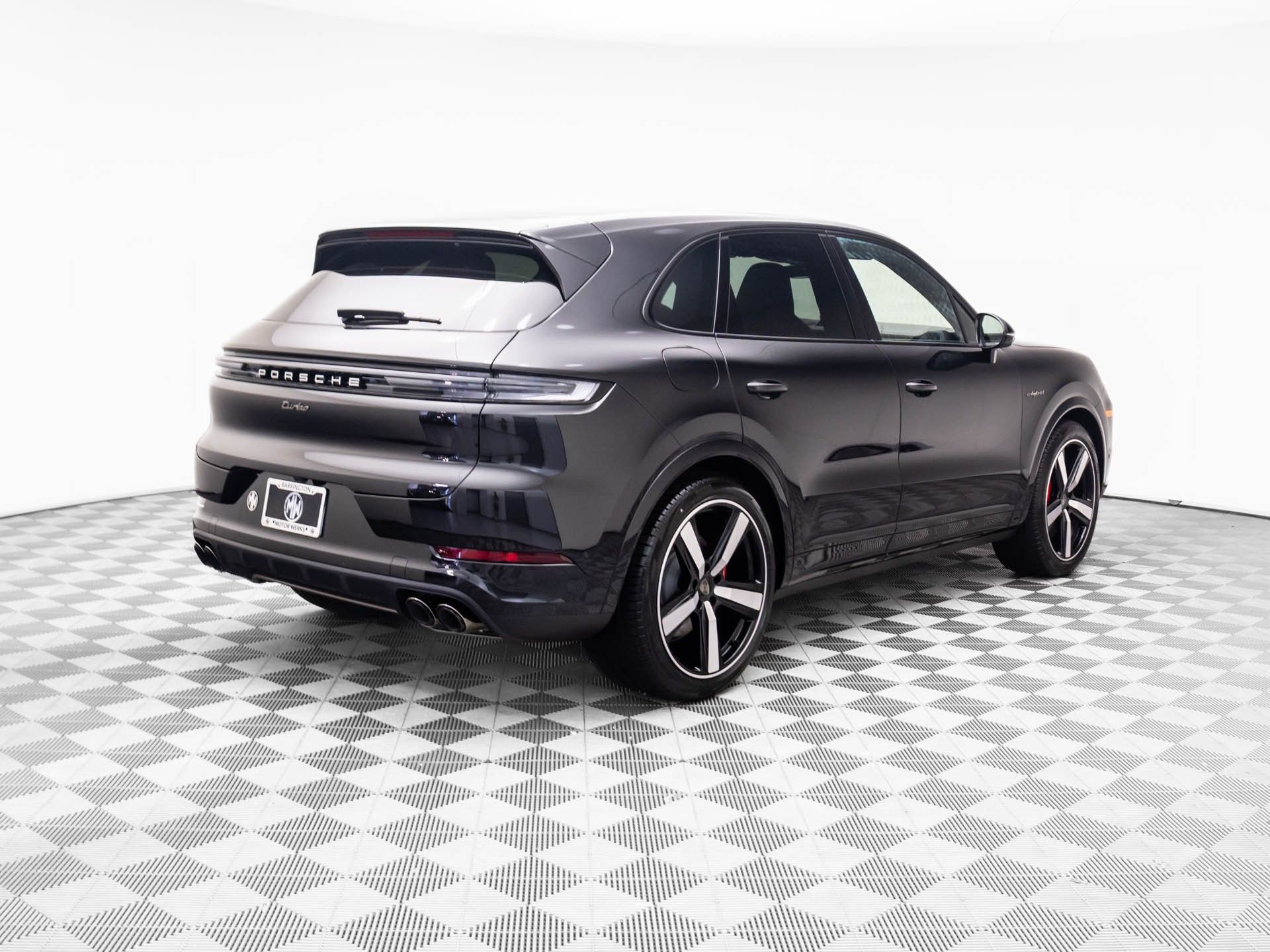 2025 Porsche Cayenne E-Hybrid Turbo photo 7