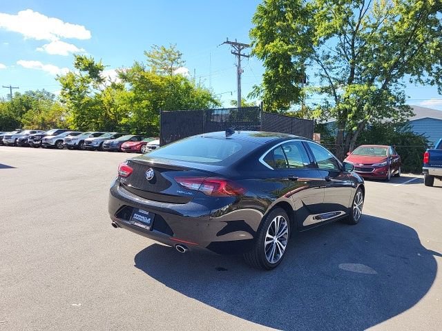 2018 Buick Regal Sportback Essence photo 3