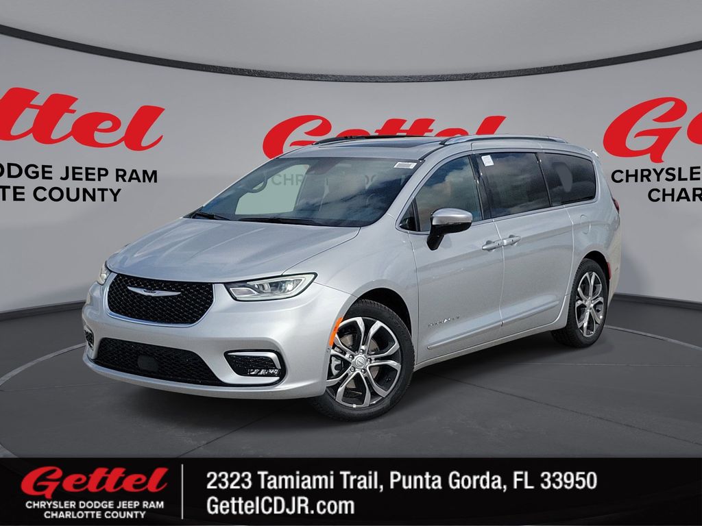 2026 Chrysler Pacifica Pinnacle's photo