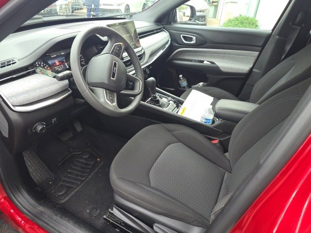 2024 Jeep Compass Sport photo 2