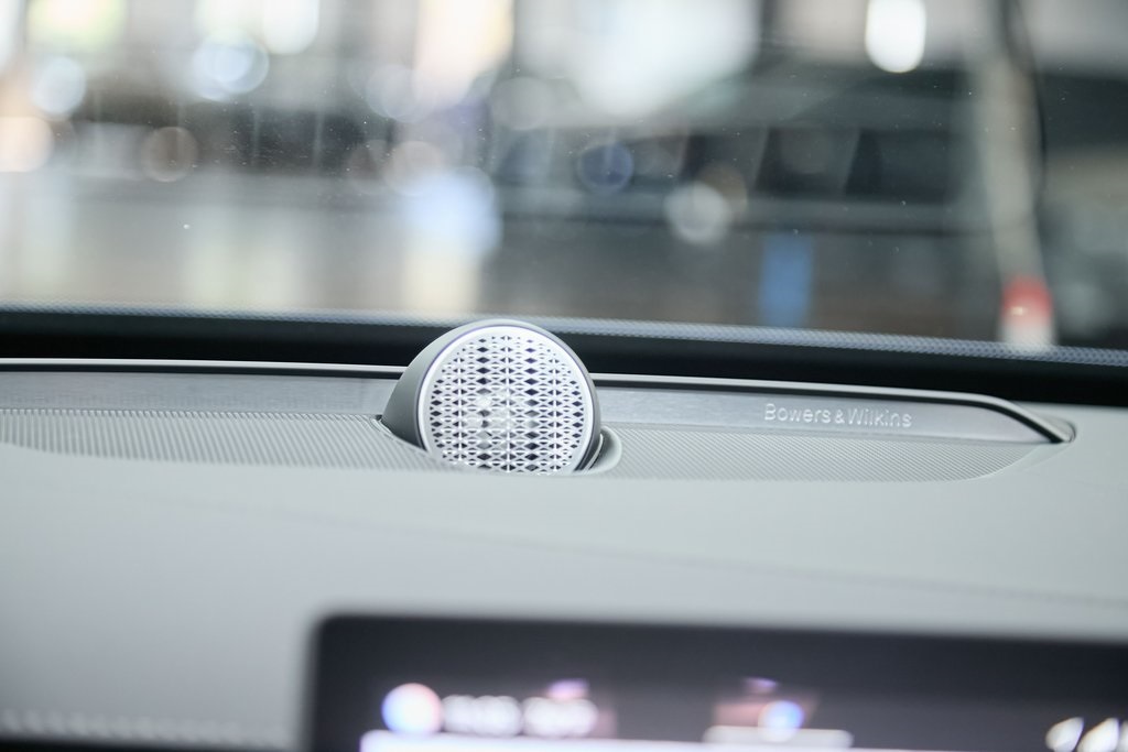 2025 VOLVO XC90 - Image 33