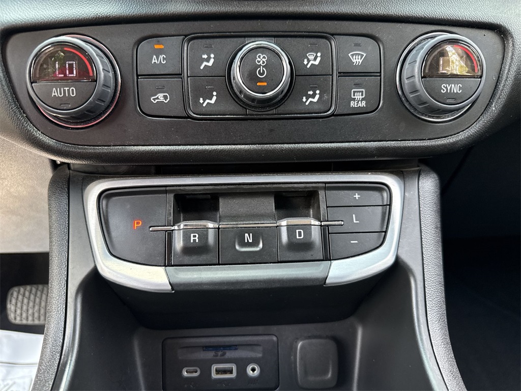 2024 Gmc Terrain SLT photo 17