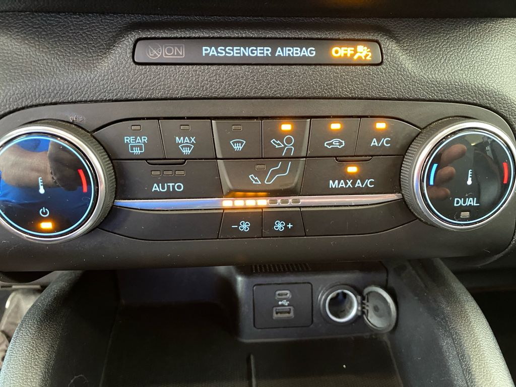 2023 Ford Escape ST-Line photo 25