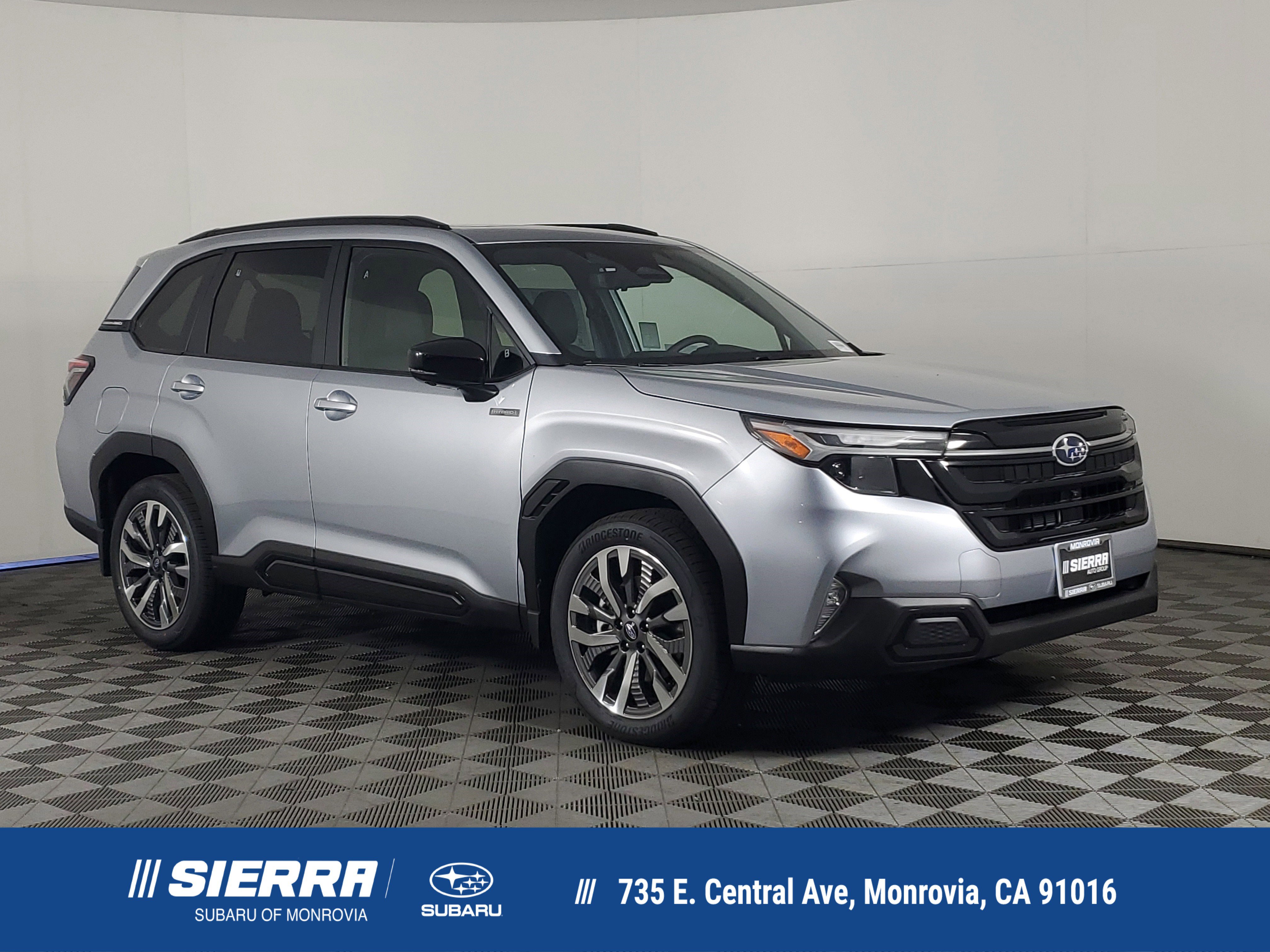 2025 Subaru Forester Touring's photo