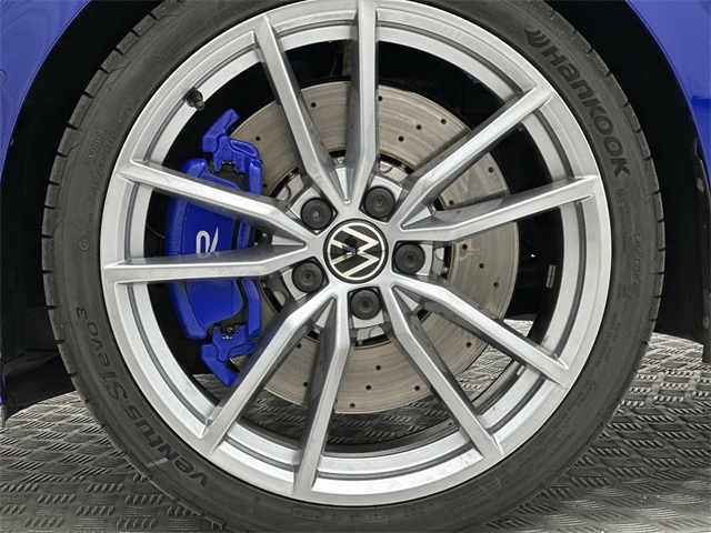 2024 Volkswagen Golf R TSI photo 2