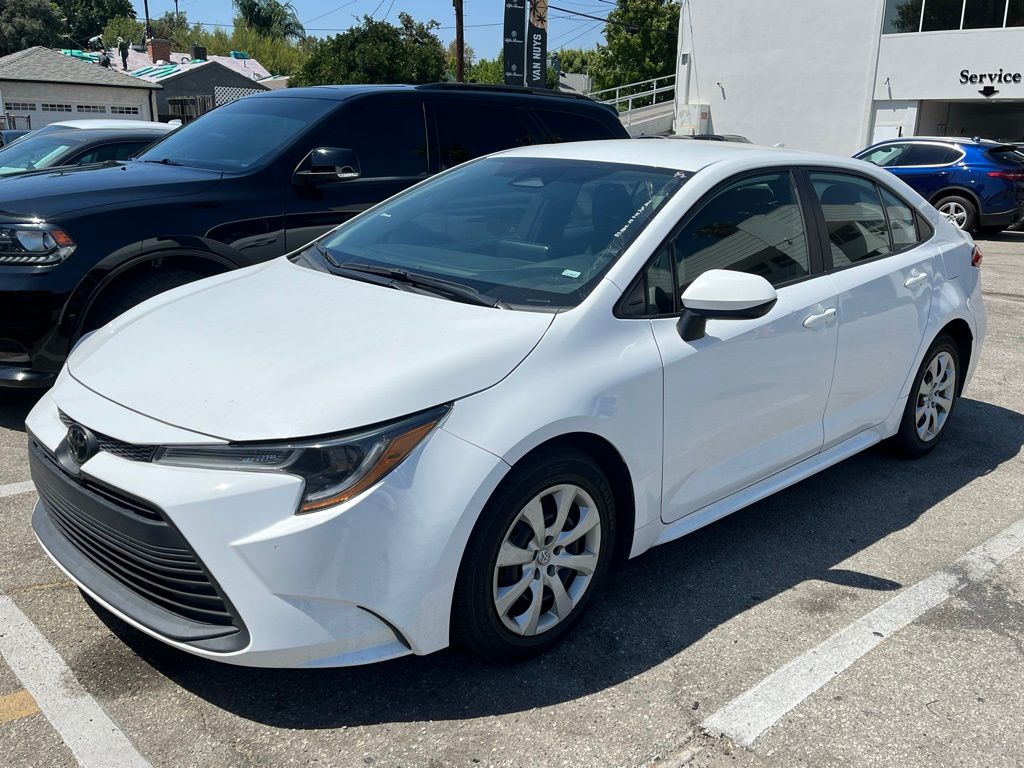 2023 Toyota Corolla LE photo 2