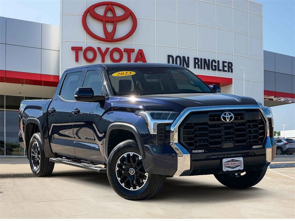 2023 Toyota Tundra SR5's photo