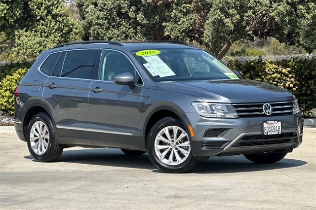 Used 2018 Volkswagen Tiguan SE with VIN 3VV3B7AX0JM120408 for sale in Ventura, CA