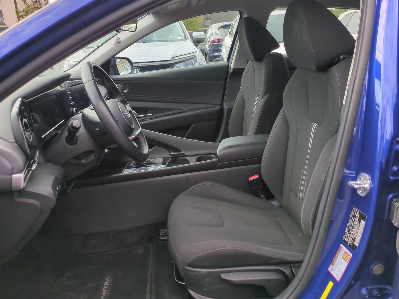 2022 Hyundai Elantra SEL Convenience photo 15