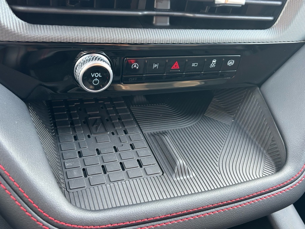 2025 Ford Explorer ST-Line photo 10