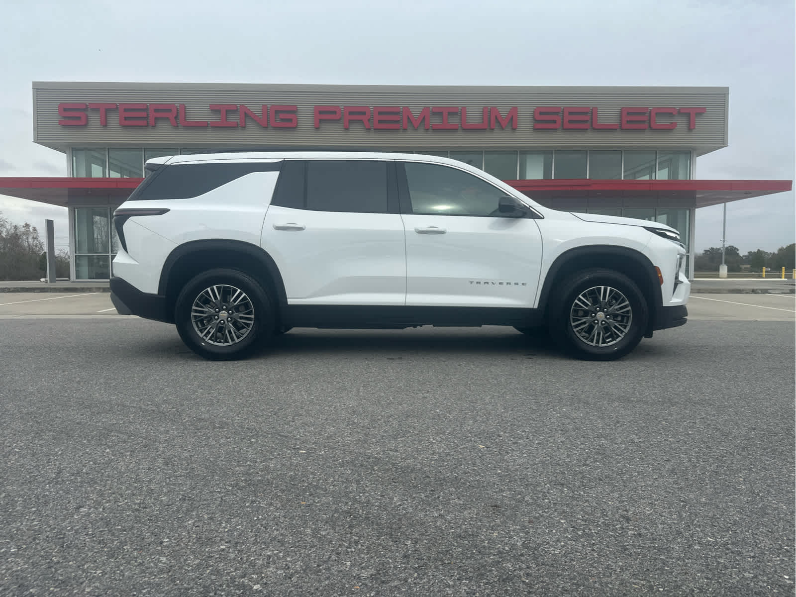 2025 Chevrolet Traverse LT's photo