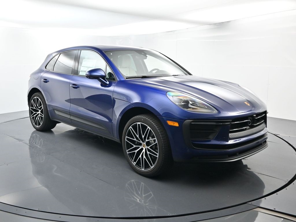 2026 Porsche Macan T photo 14