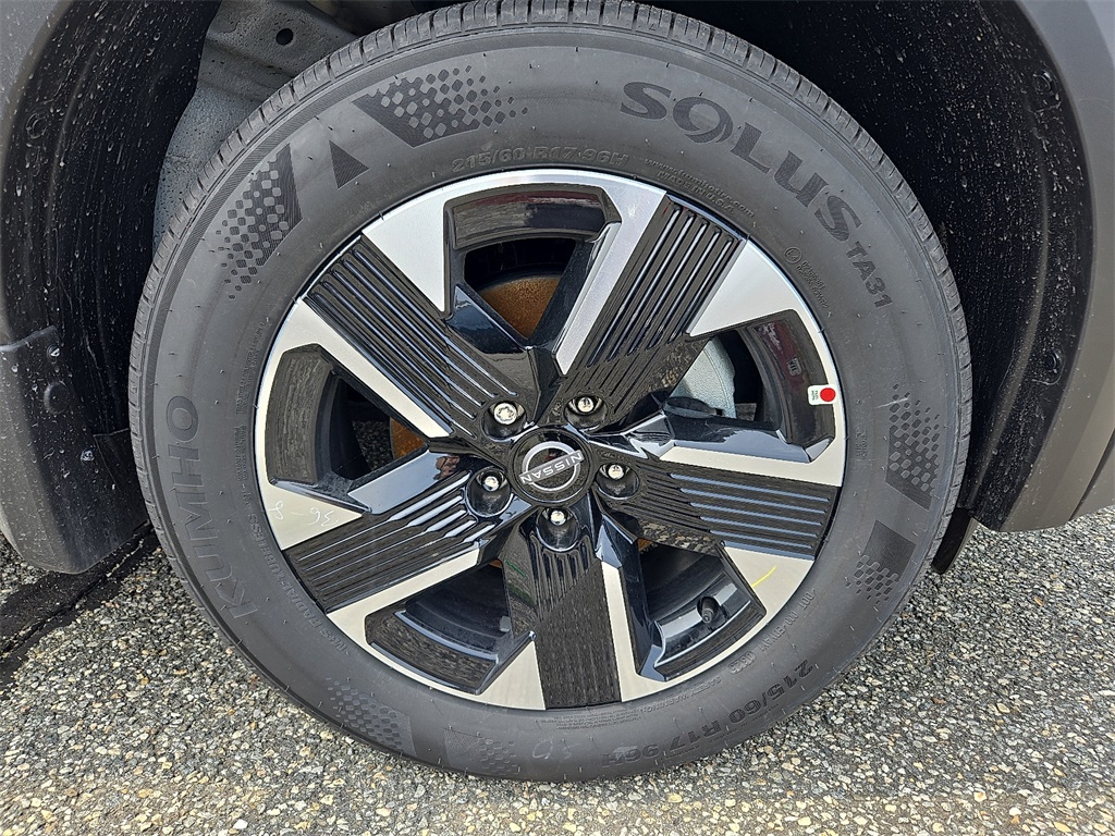 2025 Nissan Kicks SV photo 3