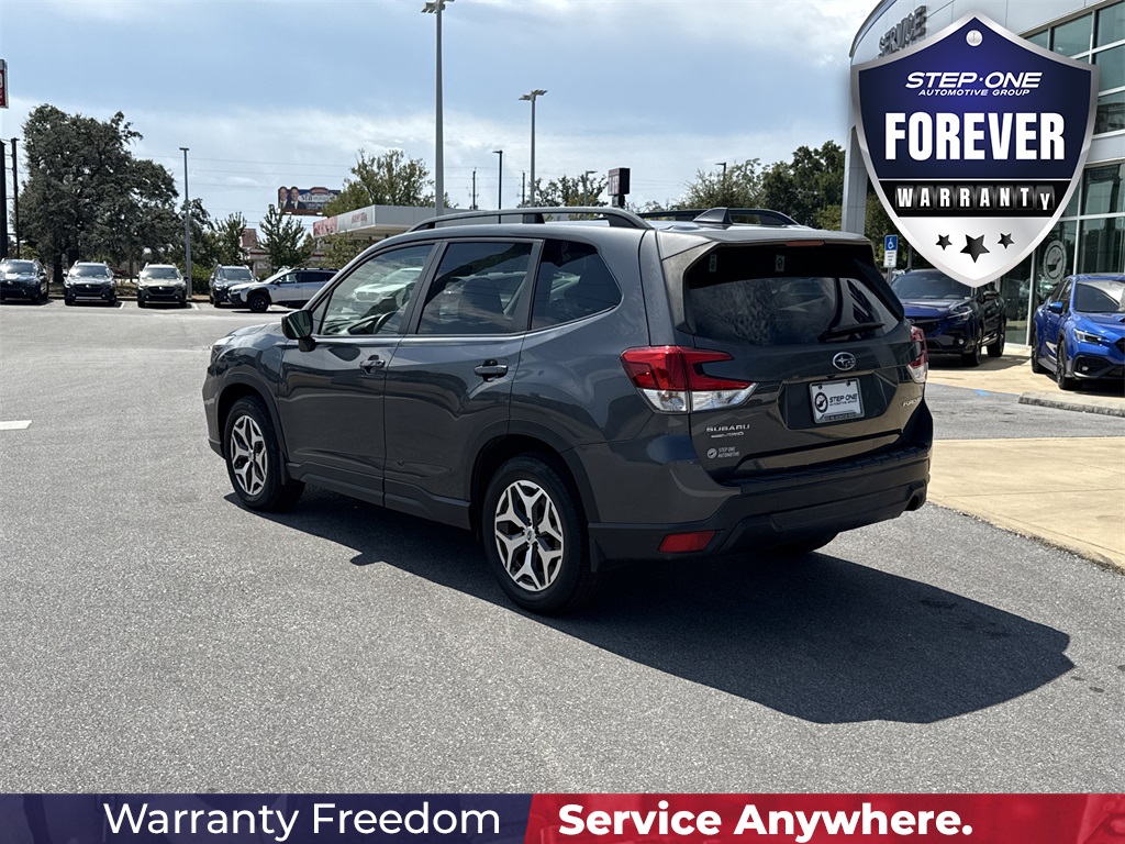2020 Subaru Forester Premium photo 4