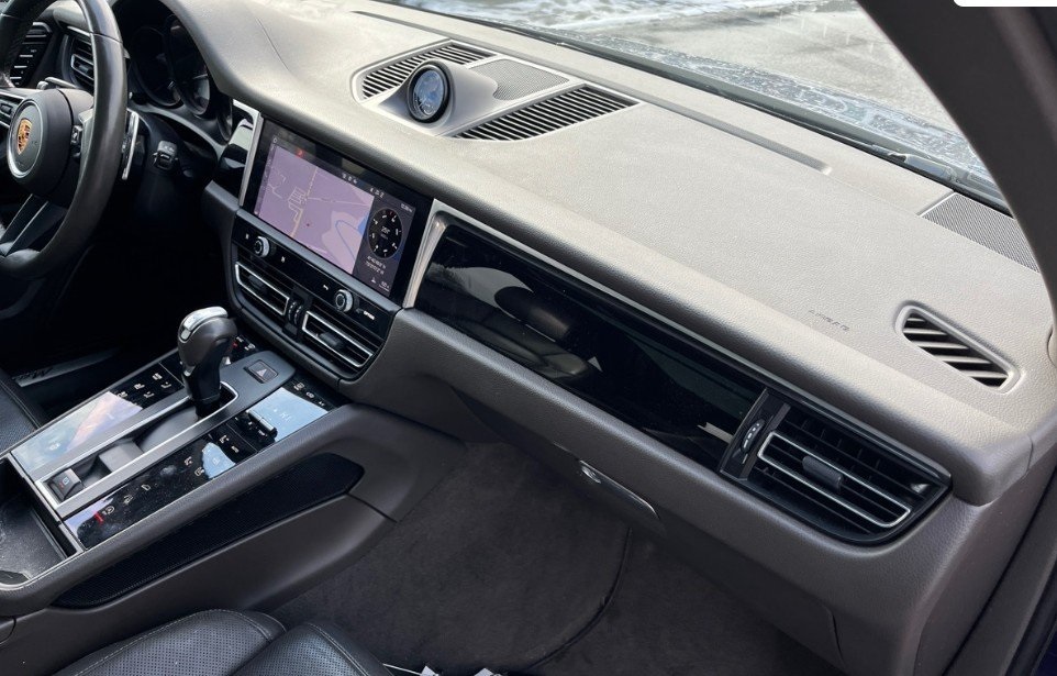 2022 PORSCHE MACAN - Image 8