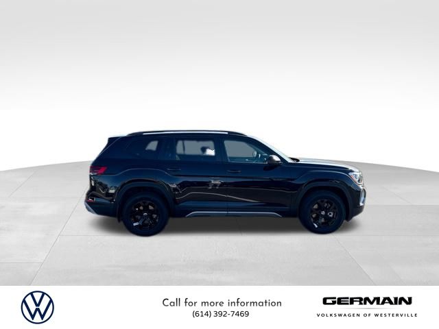 2025 Volkswagen Atlas Peak Edition SE photo 3