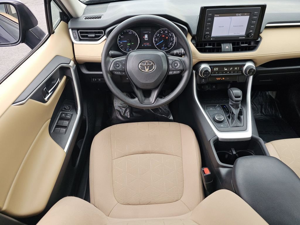 2022 Toyota RAV4 Hybrid XLE photo 3