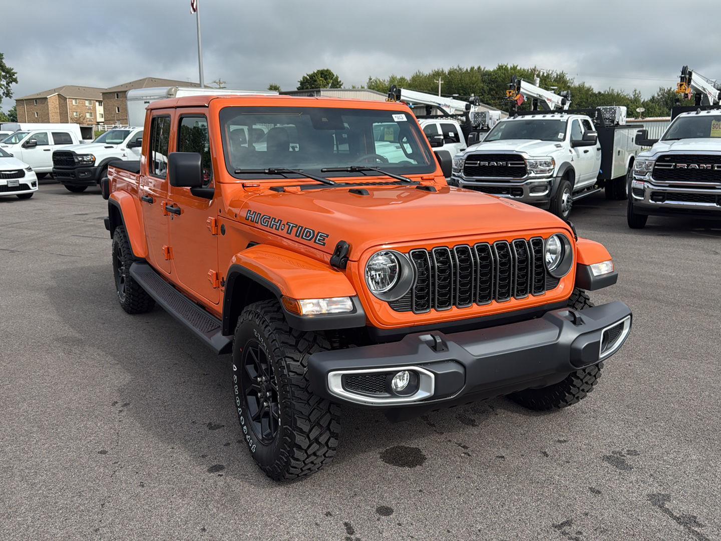 2025 Jeep Gladiator Sport photo 2