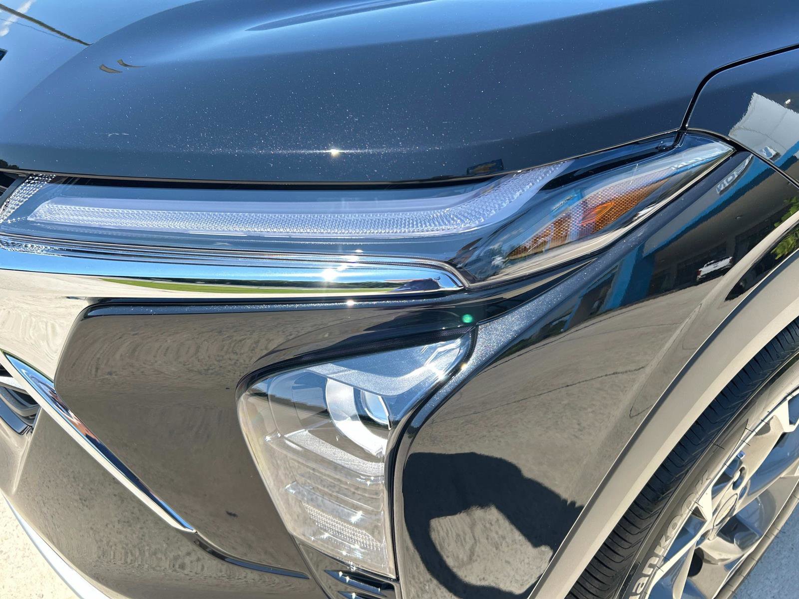 2025 Chevrolet Trax LT photo 9