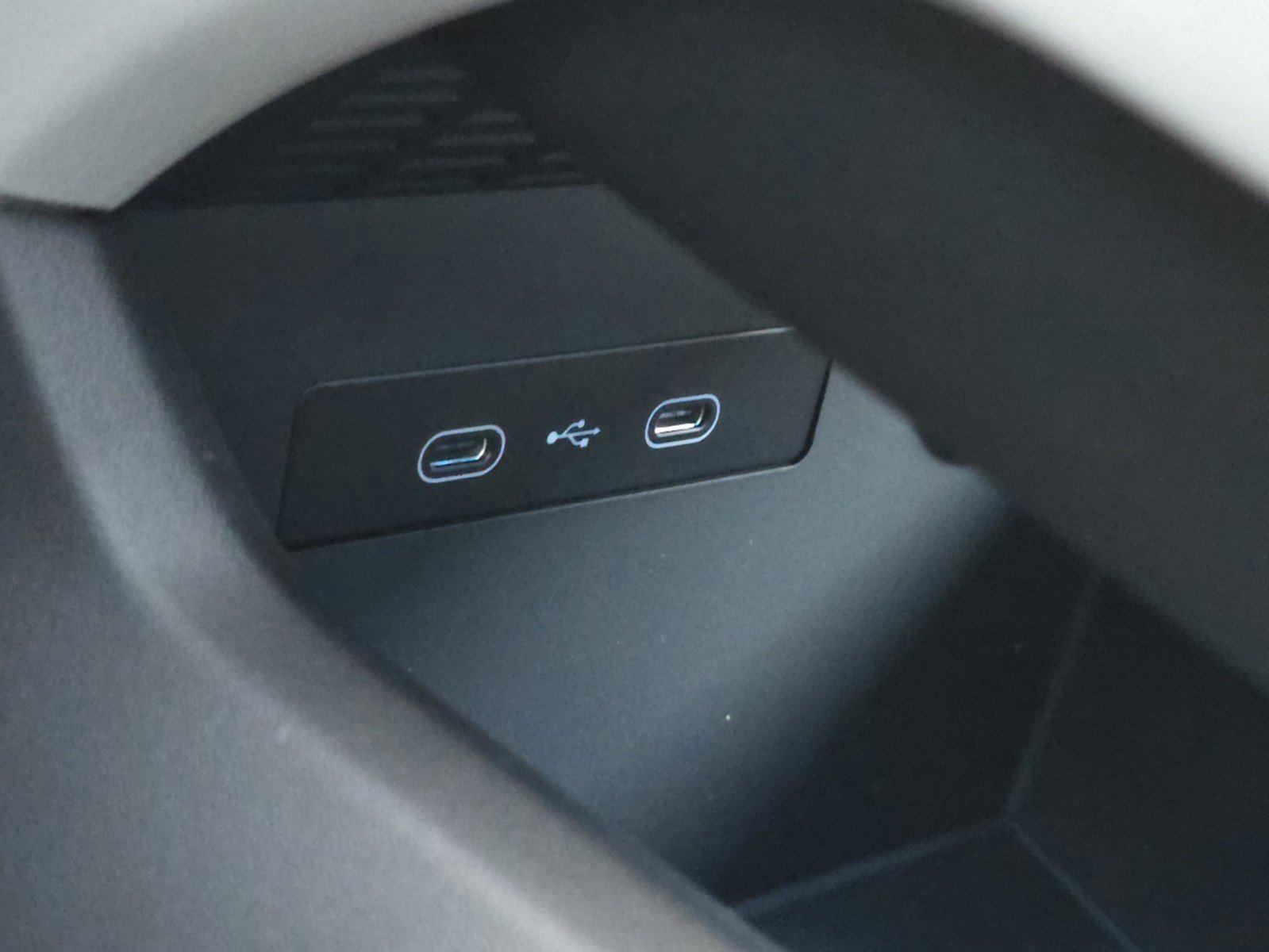 2025 Porsche Macan Electric photo 24