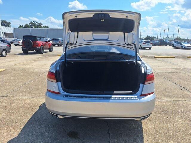 2021 Volkswagen Passat 2.0T SE photo 23