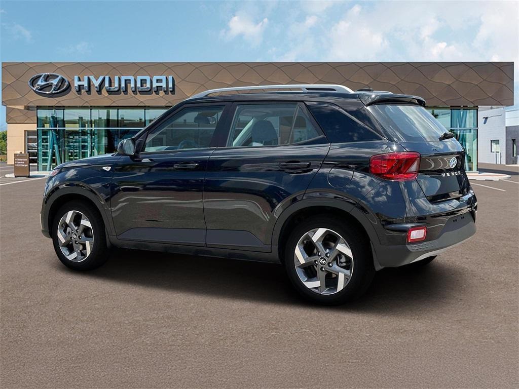 2025 Hyundai Venue SEL photo 4