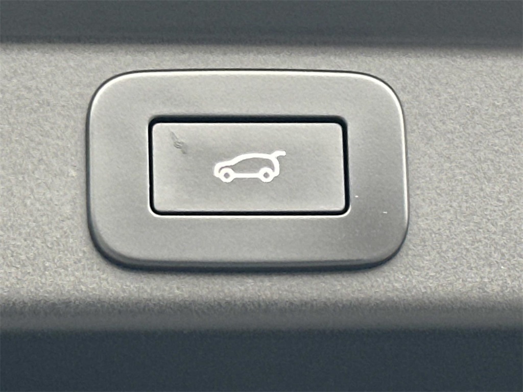 2025 Land Rover Range Rover Sport SE photo 10