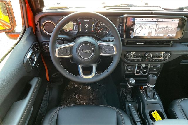 2025 Jeep Wrangler Sahara photo 15