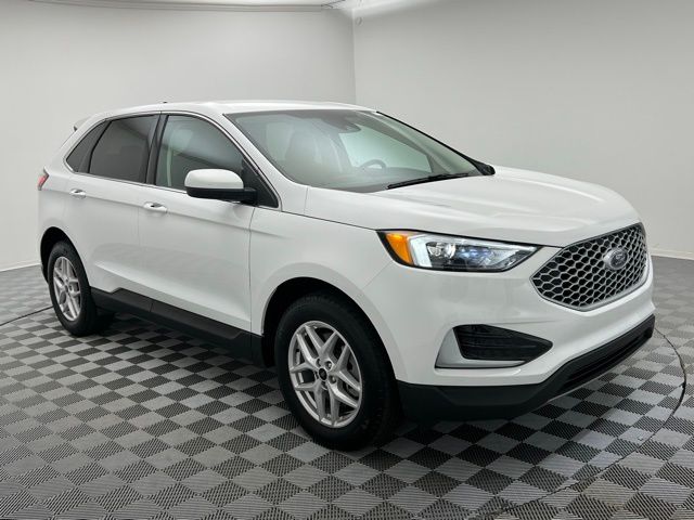 2024 Ford Edge SEL photo 3