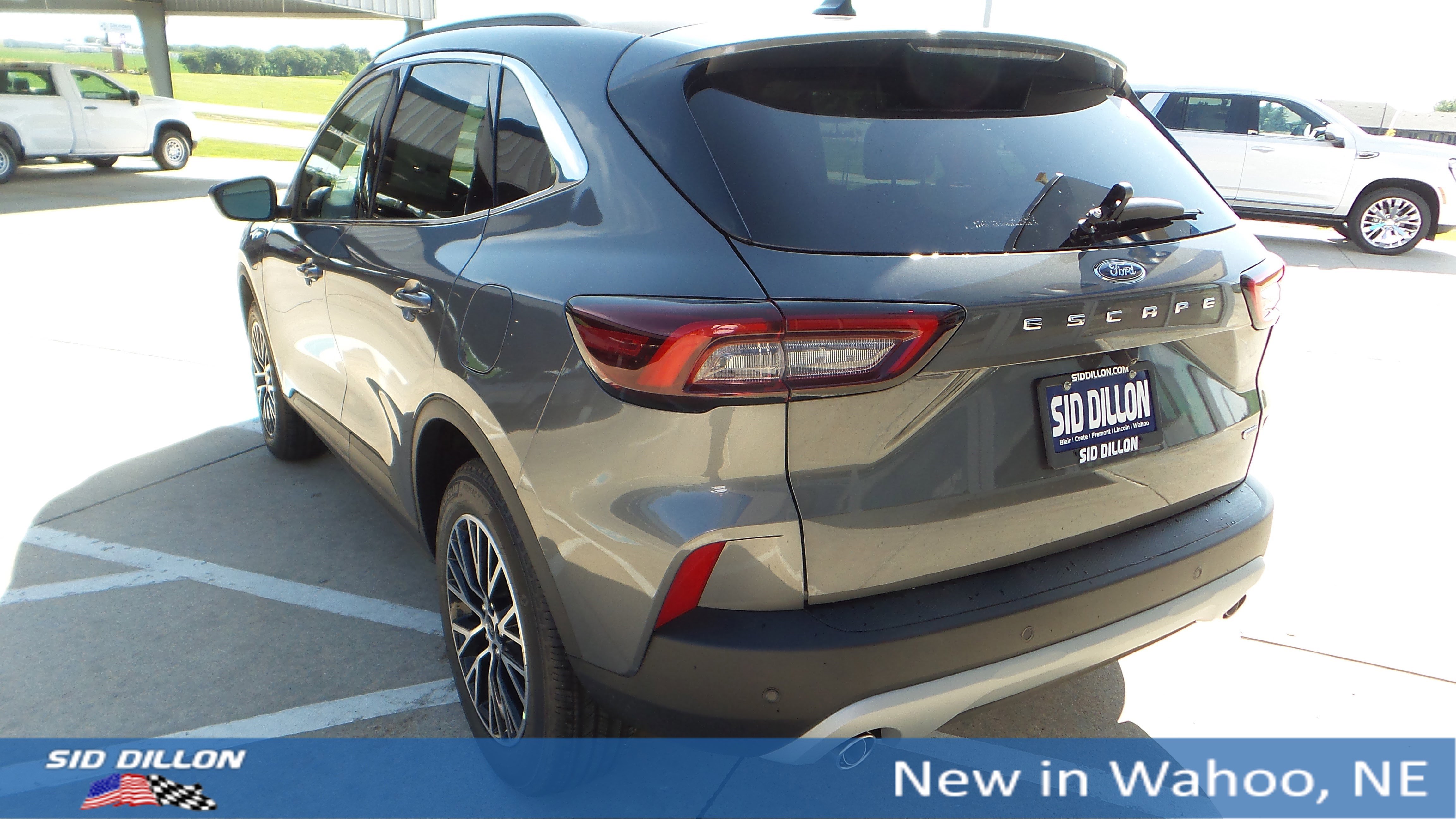 2025 Ford Escape Plug-In Hybrid photo 3