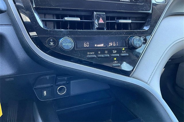 2022 Toyota Camry SE photo 22