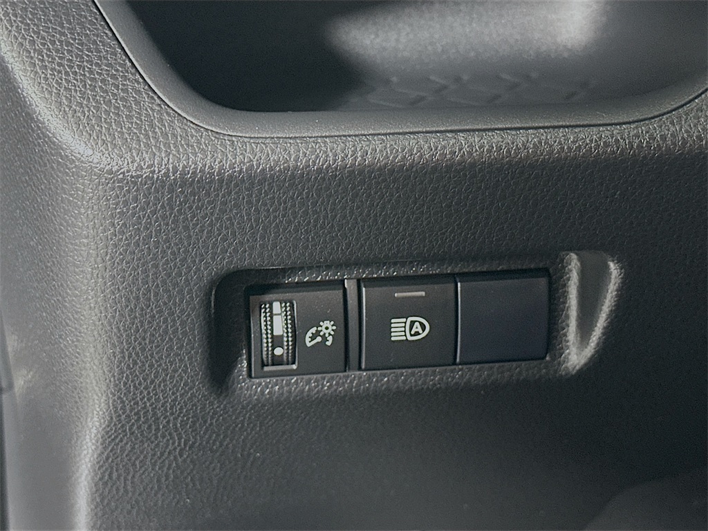 2019 Toyota RAV4 LE photo 14