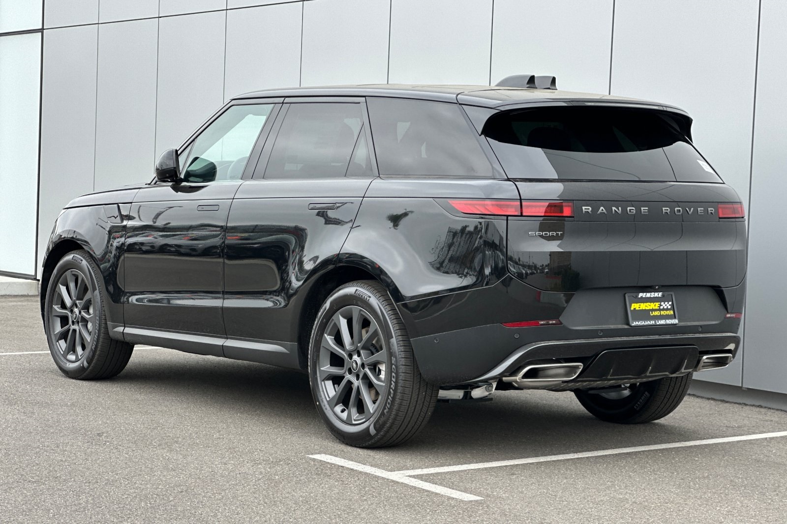 2025 Land Rover Range Rover Sport P360 S photo 17