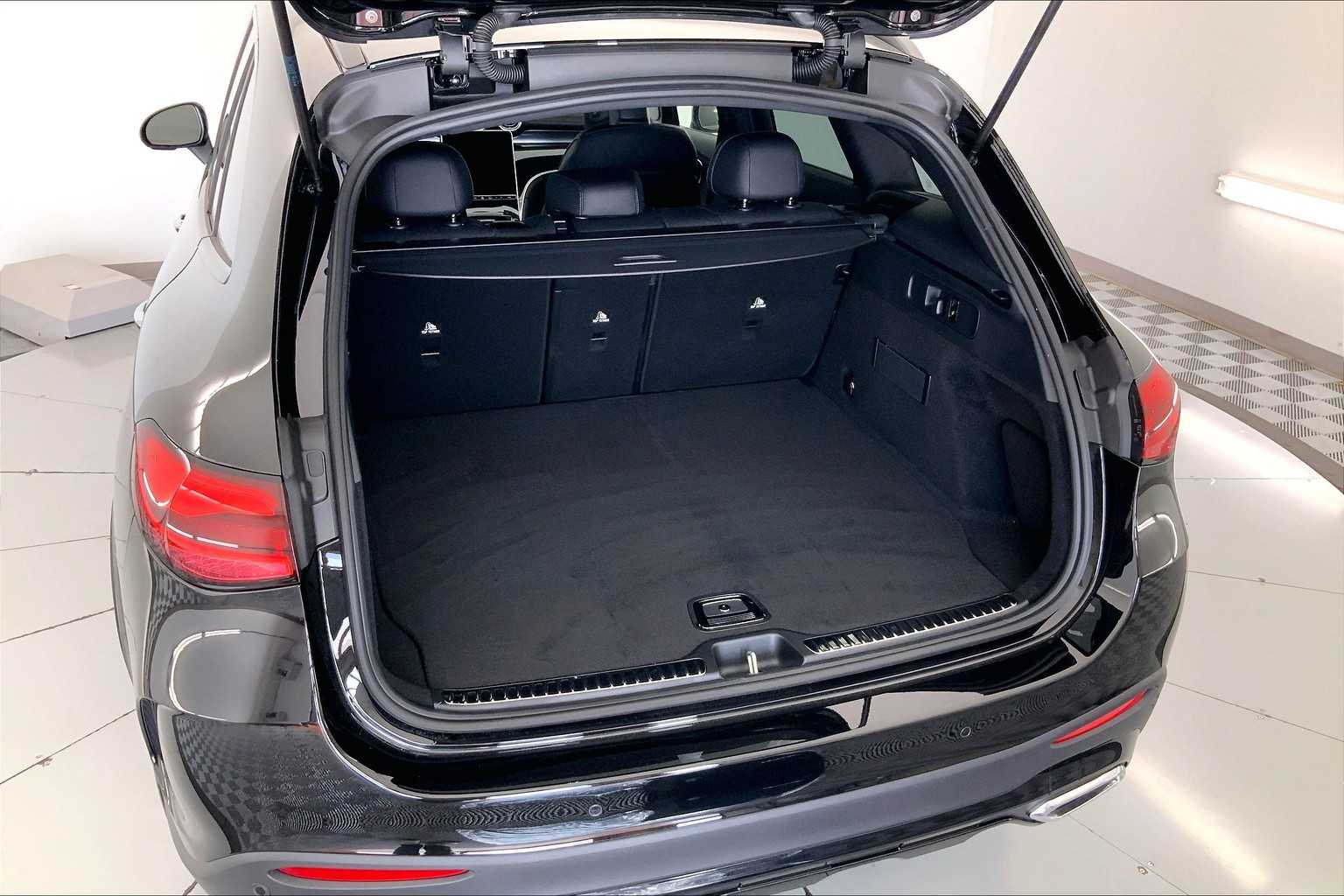 2026 Mercedes Benz GLC 300 4MATIC photo 17