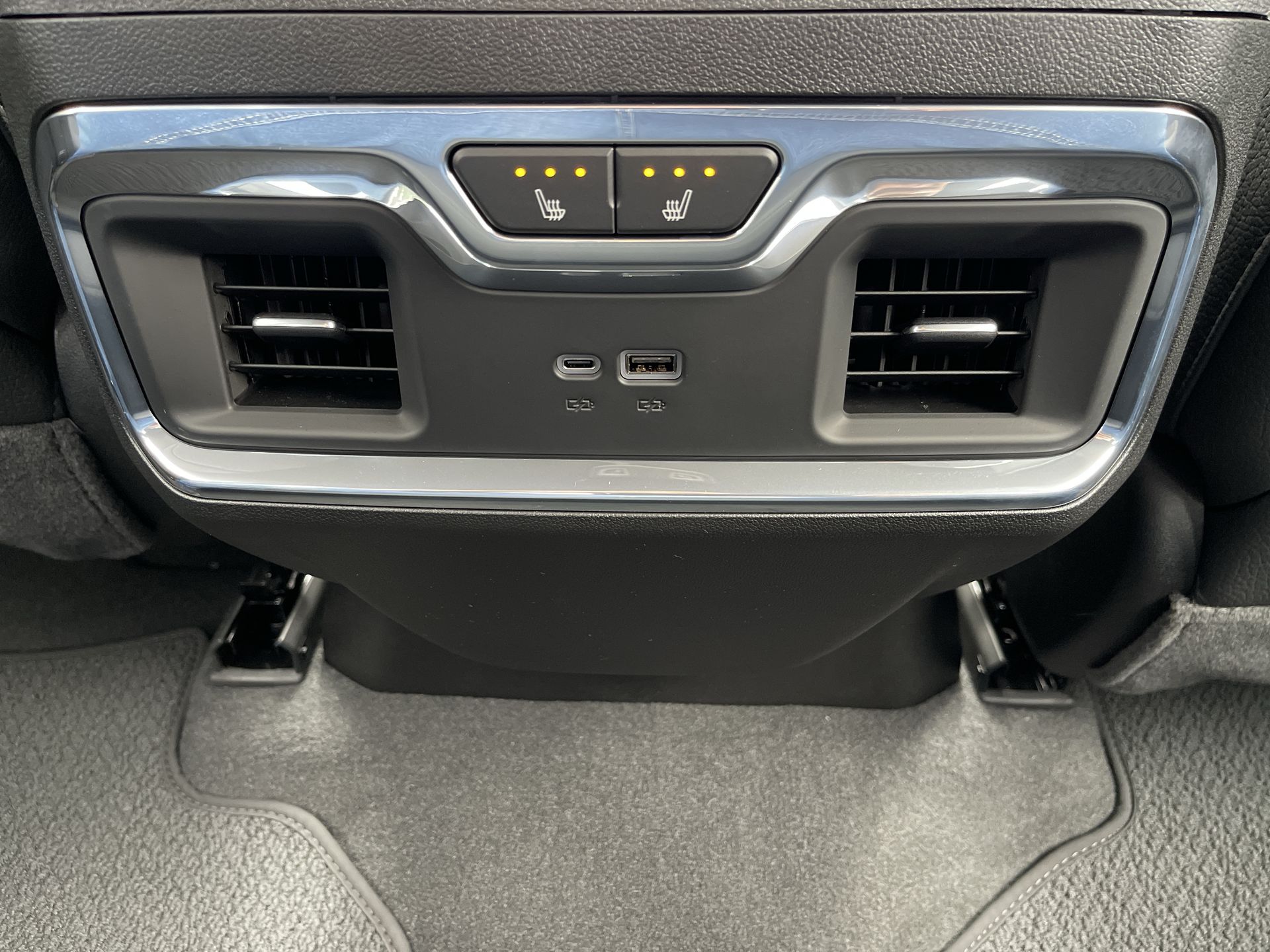 2026 Gmc Sierra 3500 HD Denali photo 22